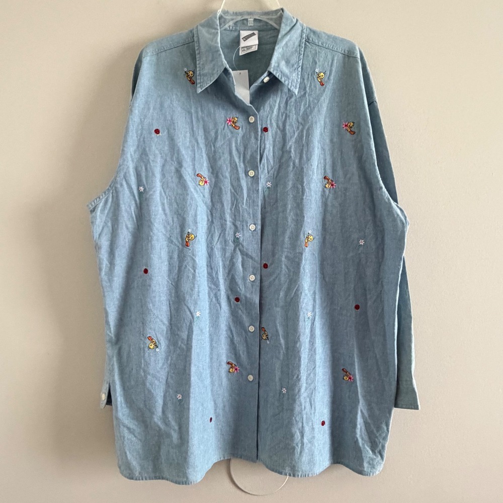 VTG Warner Bros Tweety Bird Embroidered Denim Shirt 2XL Light Wash Blue NWT